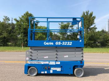 Genie 3232 electric scissorlift Refurbished - Warranty