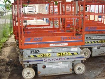 Skyjack 3015 Compact Scissor Lift