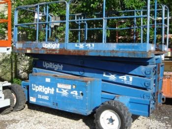 2000 UpRight LX41 4X4 Scissor Lift