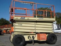 JLG 330CRT 4X4 Scissor Lift