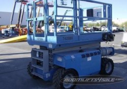 GENIE 2668 / 3268 SCISSOR LIFT