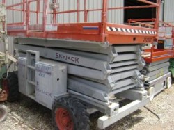 Skyjack 8841, 8843 Scissor Lift